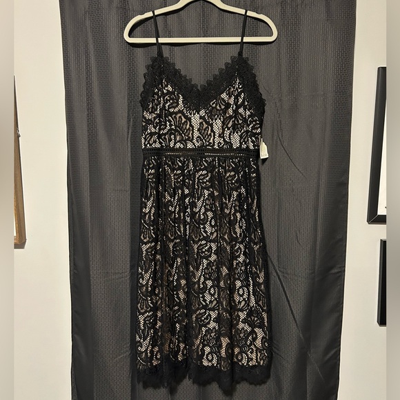 Altar'd State Dresses & Skirts - NEW Altar’d State Midi Length Adjustable Strap Black Lace Dress Women’s Sz Large